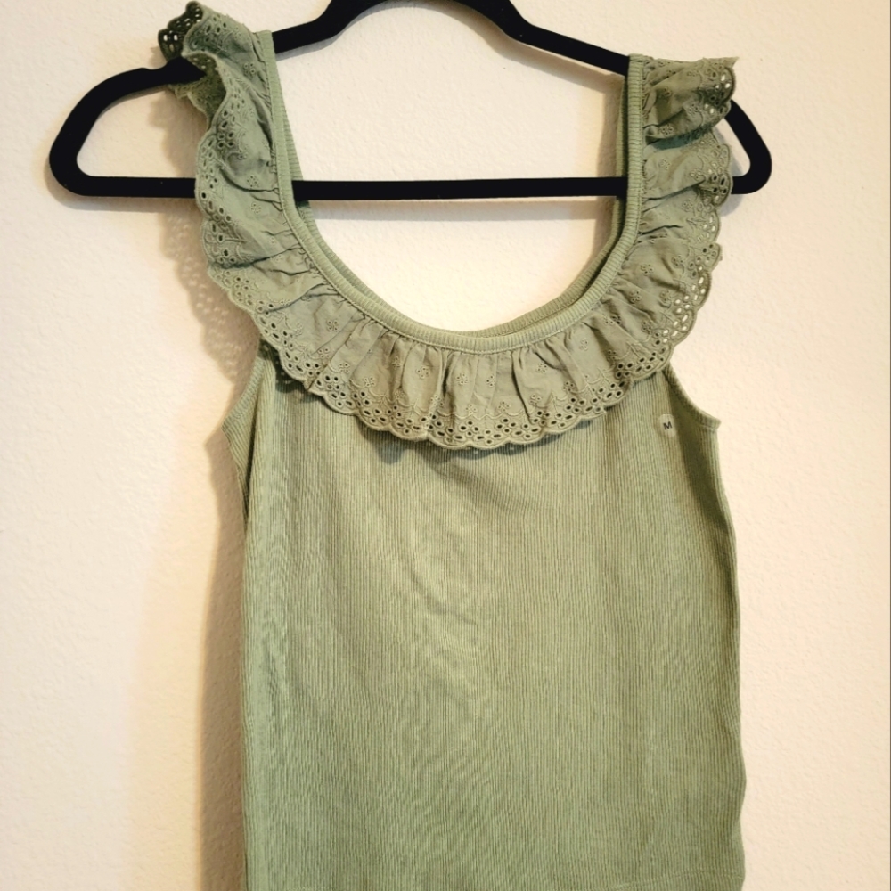 Ruffle Ribbed Top - Picture 2 of 4